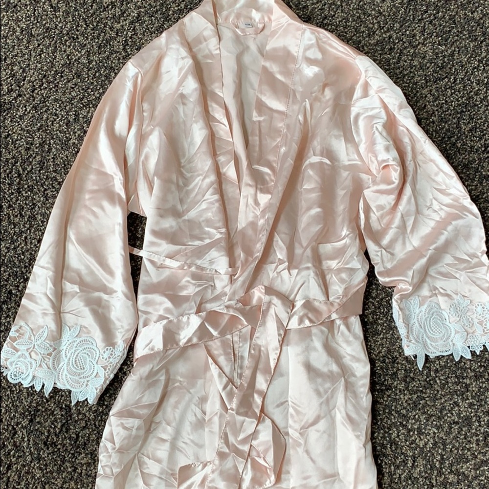 Light Pink Robe - Picture 2 of 3